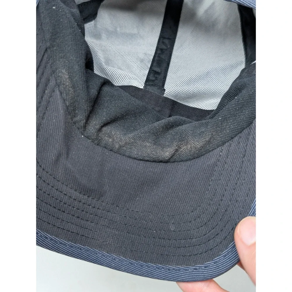 Nike Hat Strap Back‎ Gray White AW84 Swoosh 5 Panel Dri Fit Lightweight Running